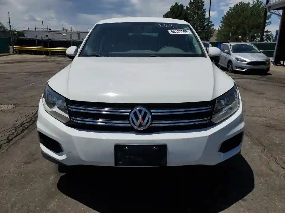 WVGBV7AX3HK046027 2017 VOLKSWAGEN TIGUAN-4