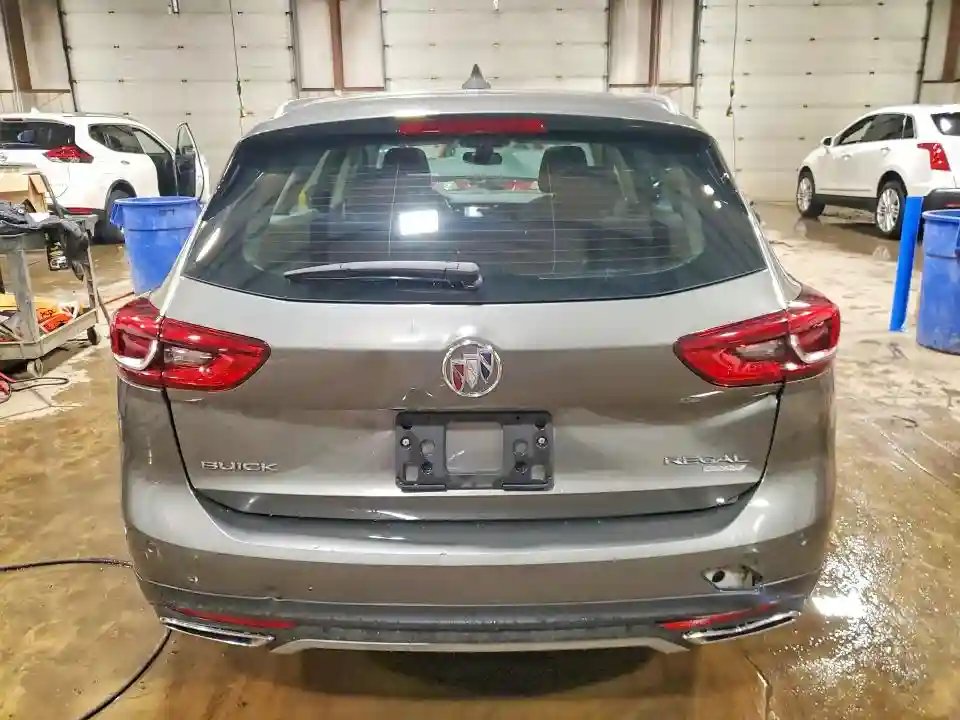 W04GV8SX9J1110768 2018 BUICK REGAL-5
