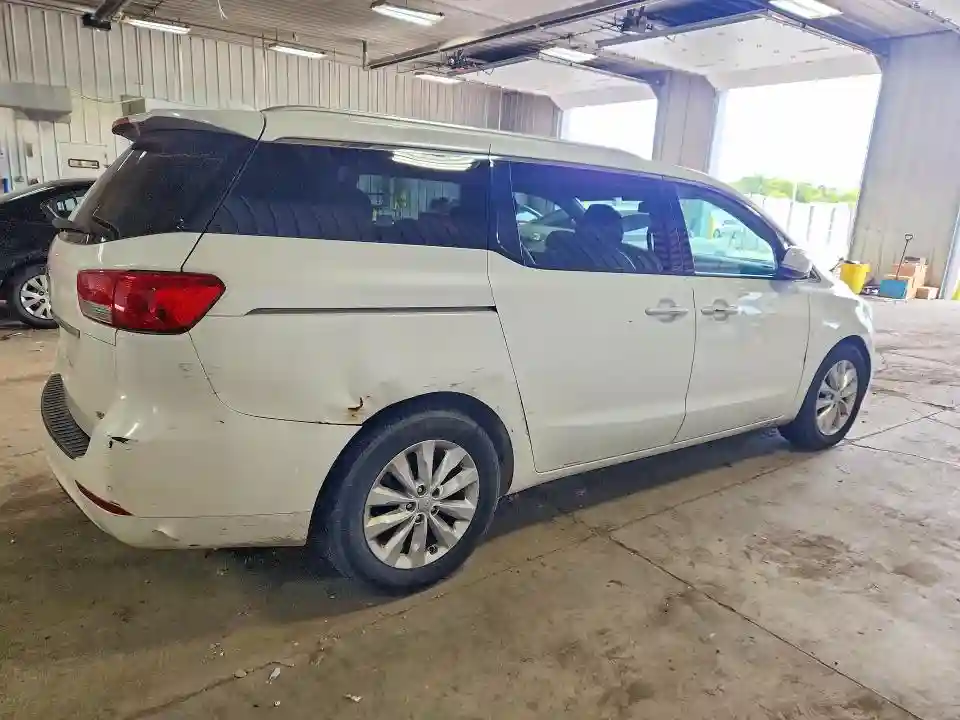 KNDMC5C11G6112579 2016 KIA SEDONA-2