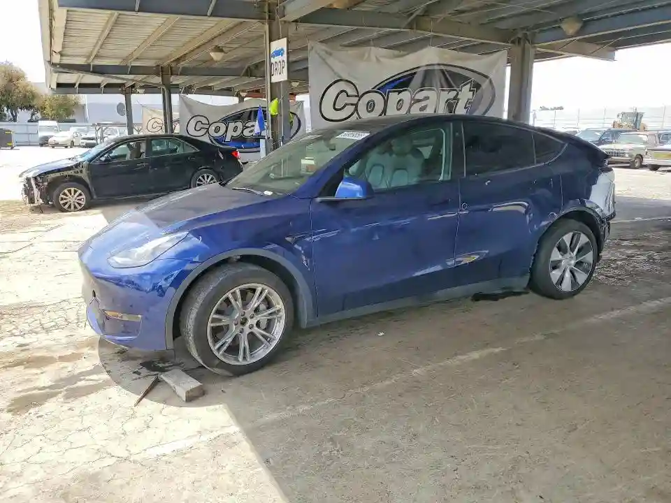 7SAYGAEE9NF559390 2022 TESLA MODEL Y-0