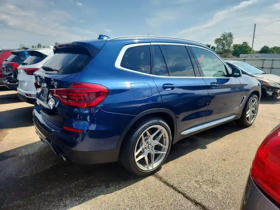 5UXTR9C5XJLC69364 2018 BMW X3-2