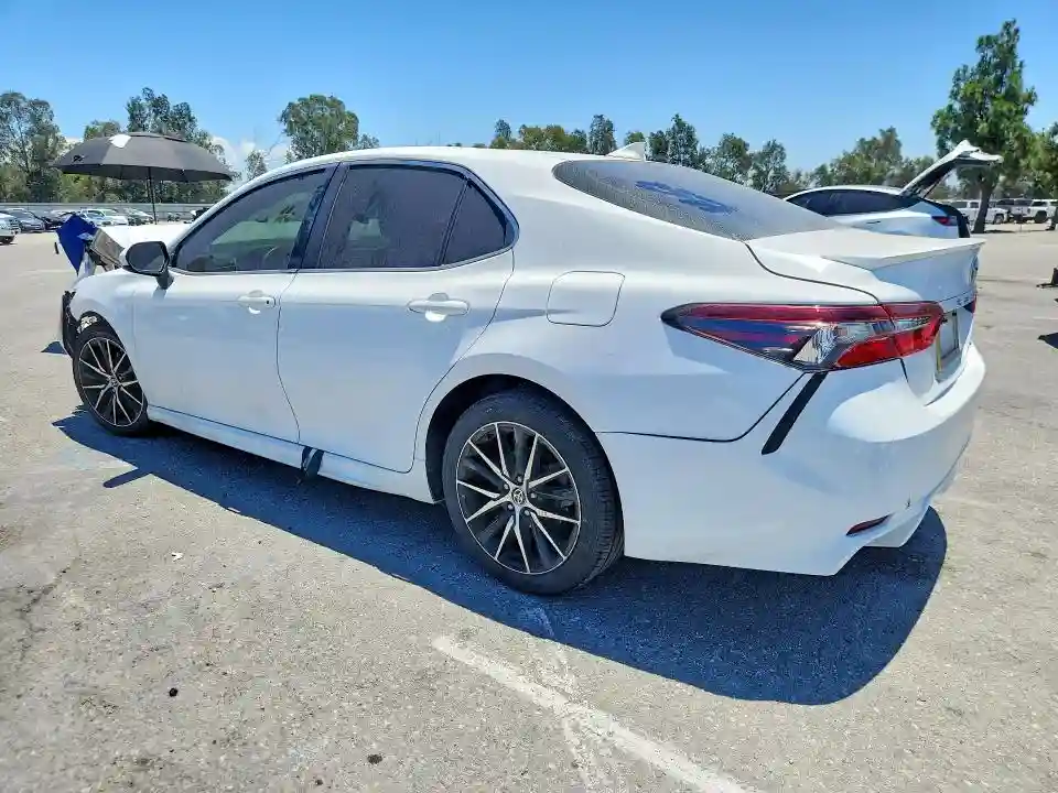 4T1G11AK7MU571870 2021 TOYOTA CAMRY-1