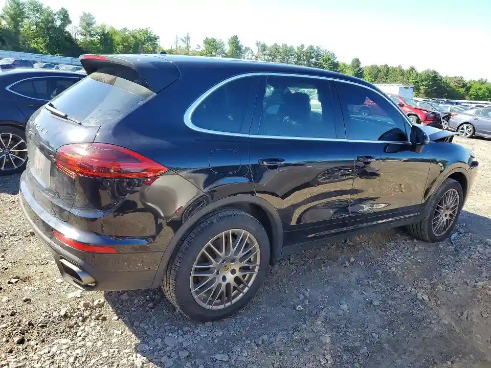 WP1AA2A2XJKA00931 2018 PORSCHE CAYENNE-2