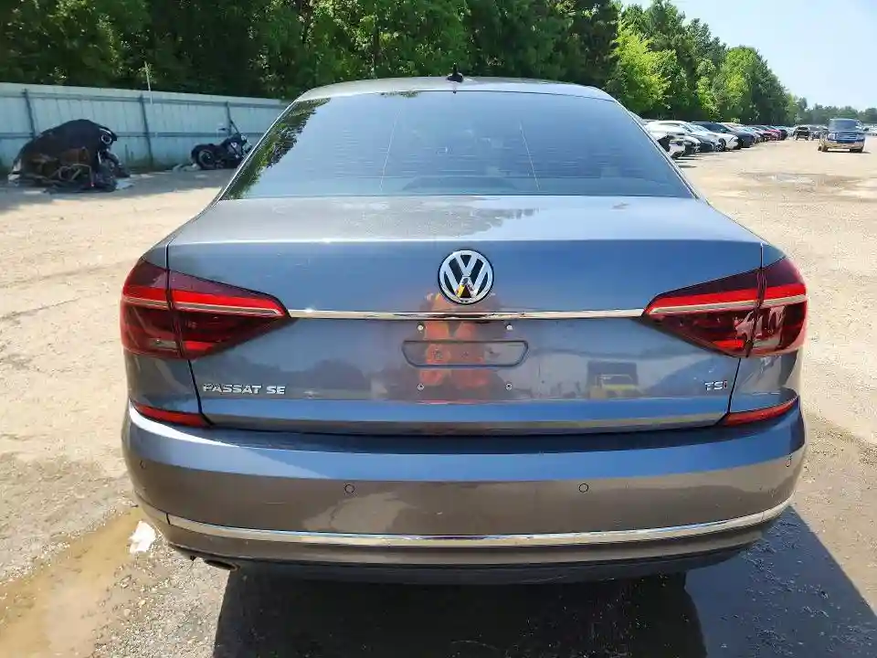 1VWBA7A30JC002240 2018 VOLKSWAGEN PASSAT-5