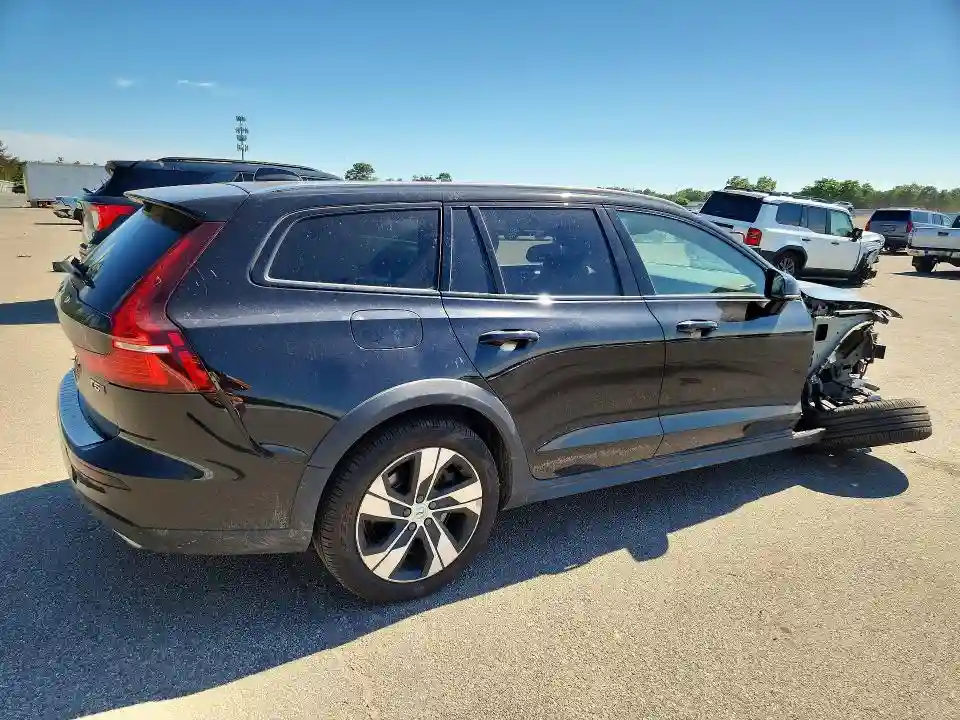 YV4102WK0L1030457 2020 VOLVO V60-2
