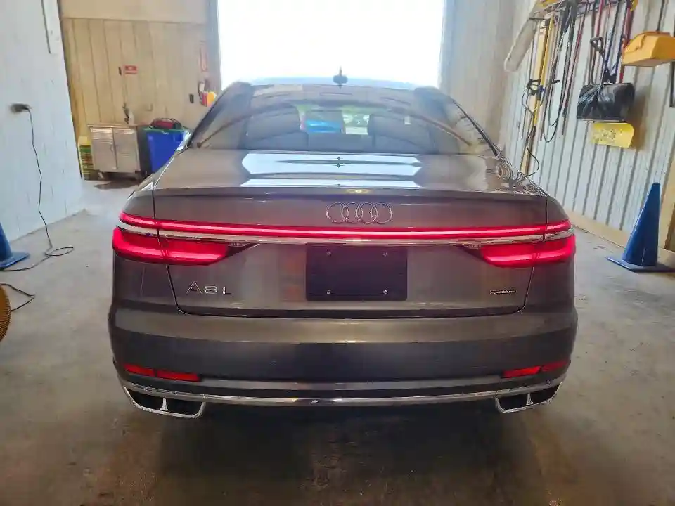 WAU8DAF89KN010930 2019 AUDI A8-5