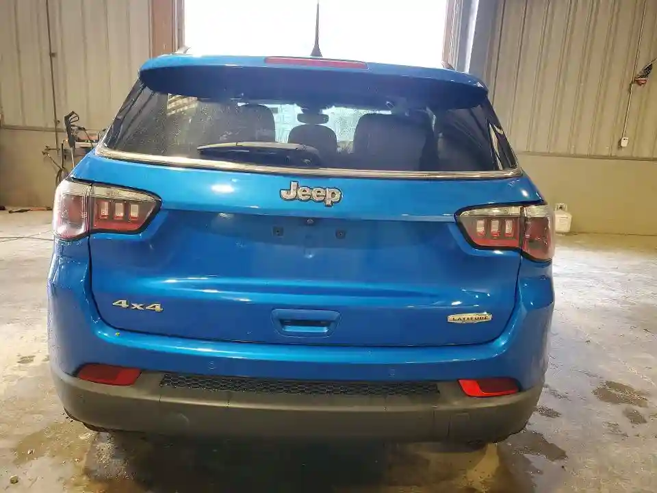3C4NJDBB5JT359843 2018 JEEP COMPASS-5