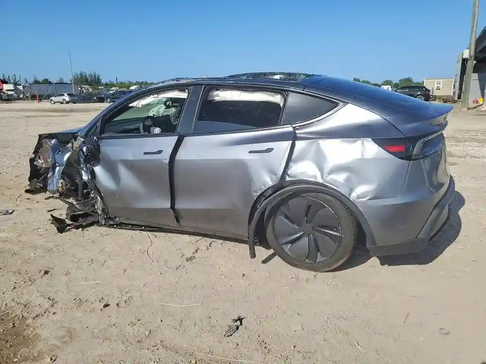 7SAYGDED1TA704277 2026 TESLA MODEL Y-1