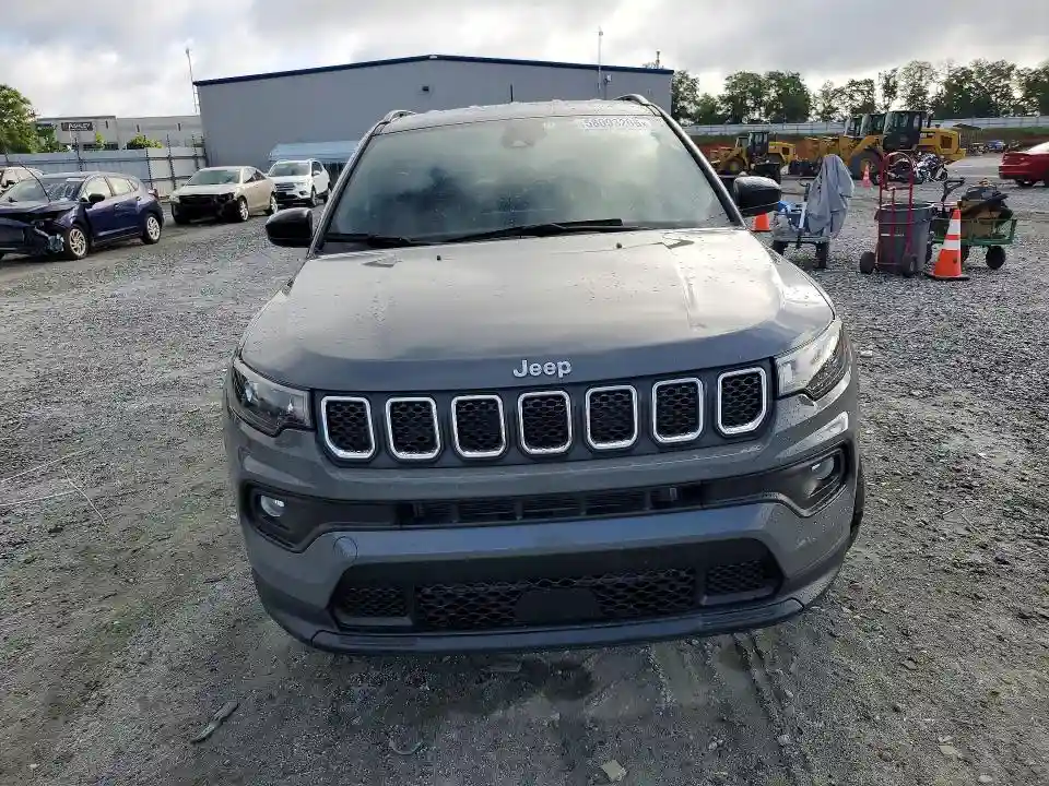 3C4NJDBN6PT551162 2023 JEEP COMPASS-4