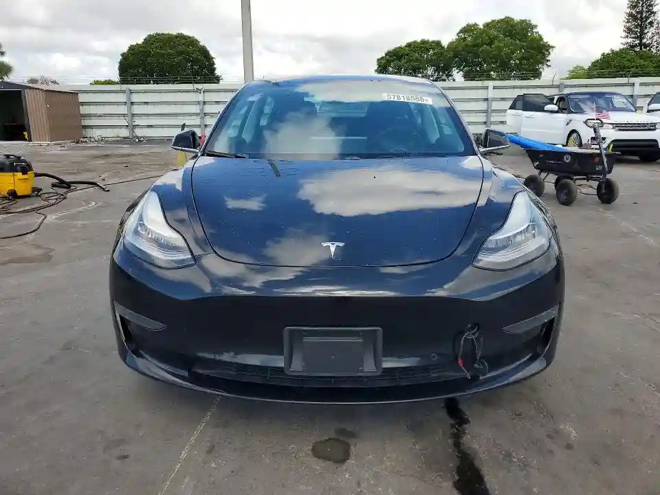 5YJ3E1EAXKF416096 2019 TESLA MODEL 3-4