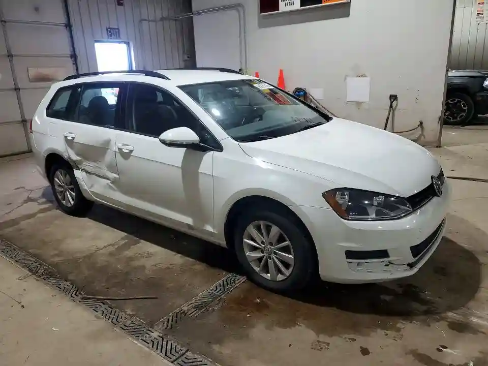 3VWC17AU5HM503310 2017 VOLKSWAGEN GOLF-3