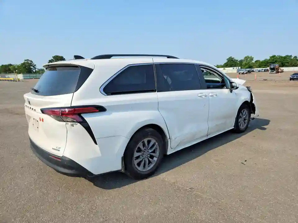 5TDKSKFC3NS069673 2022 TOYOTA SIENNA-2