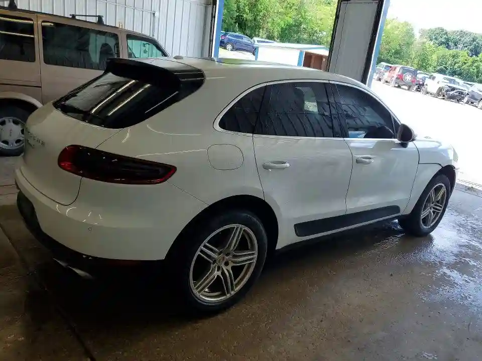 WP1AB2A57HLB13179 2017 PORSCHE MACAN-2