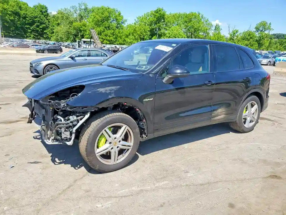 WP1AE2A2XGLA16523 2016 PORSCHE CAYENNE-0
