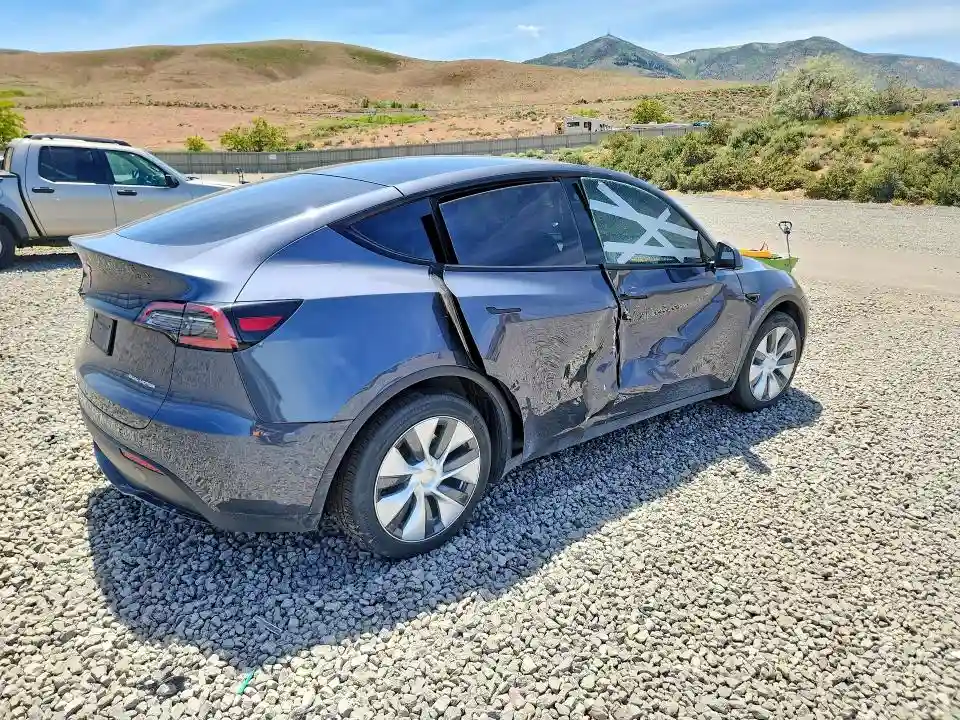 7SAYGDEEXPA042391 2023 TESLA MODEL Y-2