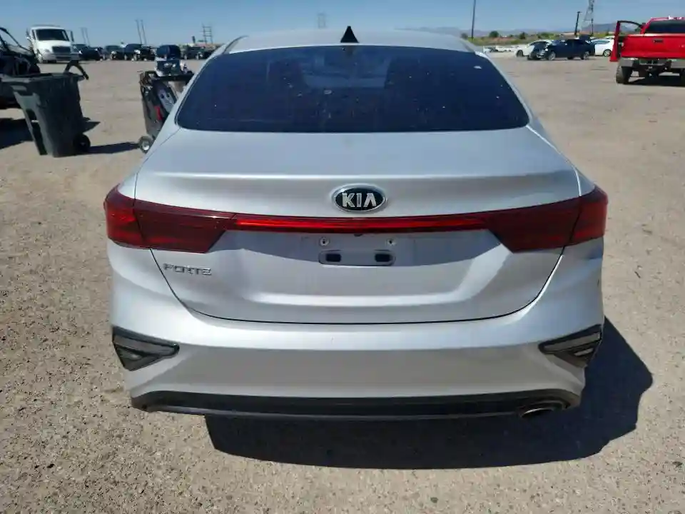 3KPF24AD1ME262507 2021 KIA FORTE LXS-5