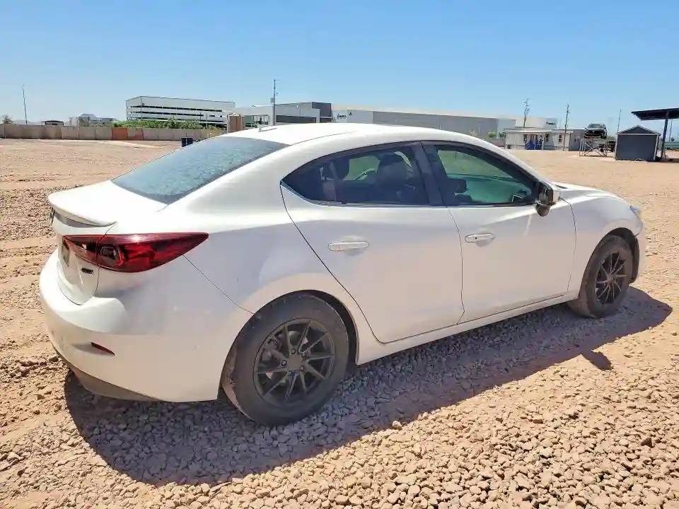 3MZBN1V30JM158479 2018 MAZDA 3-2