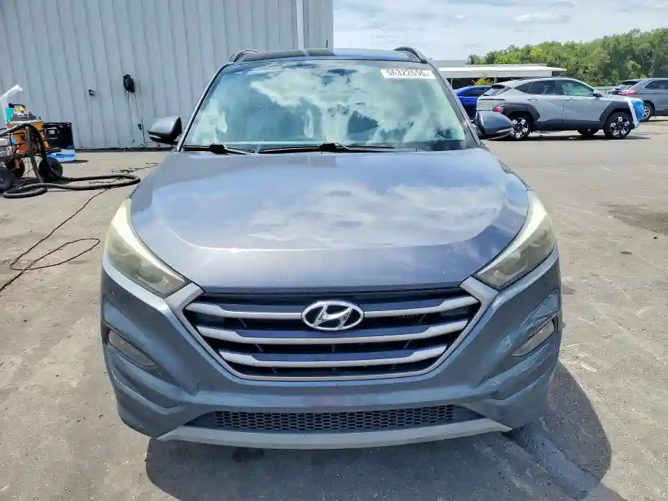 KM8J33A26HU575443 2017 HYUNDAI TUCSON-4