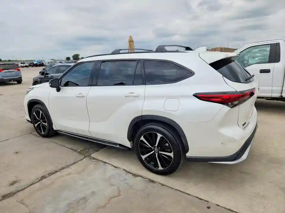 5TDLZRAH1MS065440 2021 TOYOTA HIGHLANDER-1