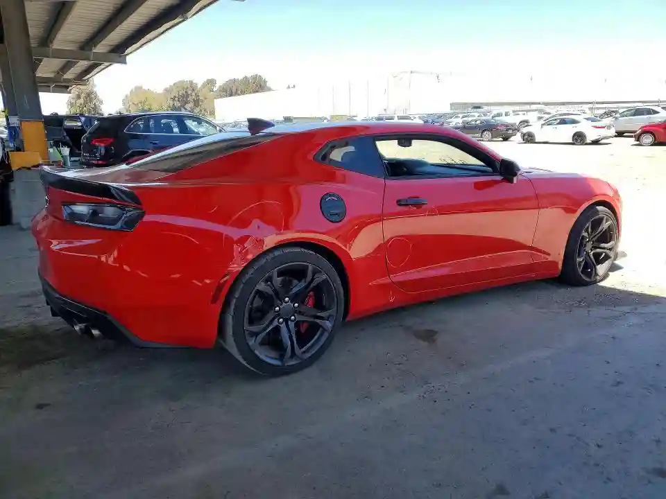 1G1FE1R79J0161765 2018 CHEVROLET CAMARO-2