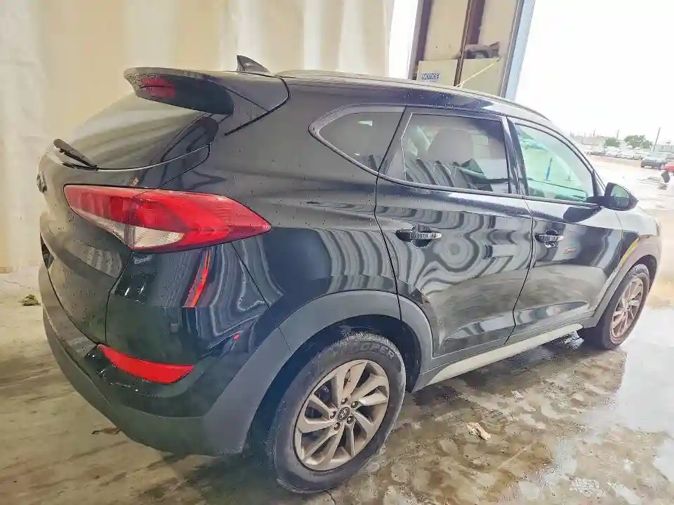 KM8J33A49JU607986 2018 HYUNDAI TUCSON-2