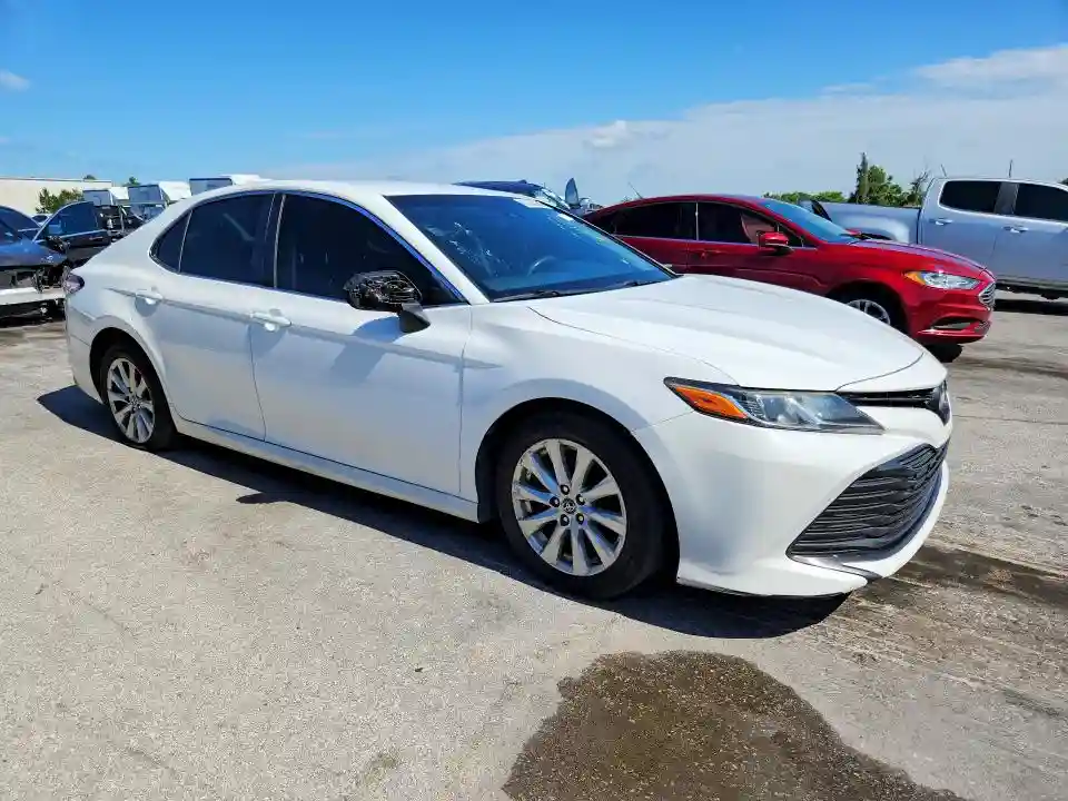 4T1B11HK3JU050432 2018 TOYOTA CAMRY-3