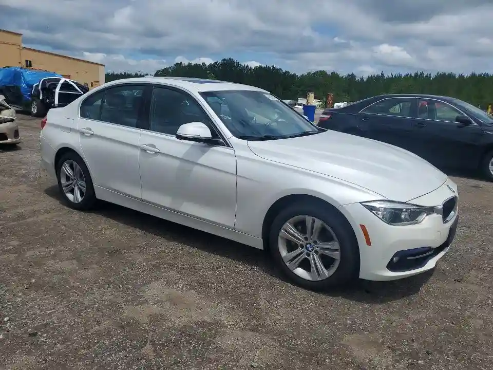 WBA8D9C58JEM31464 2018 BMW 3 SERIES-3