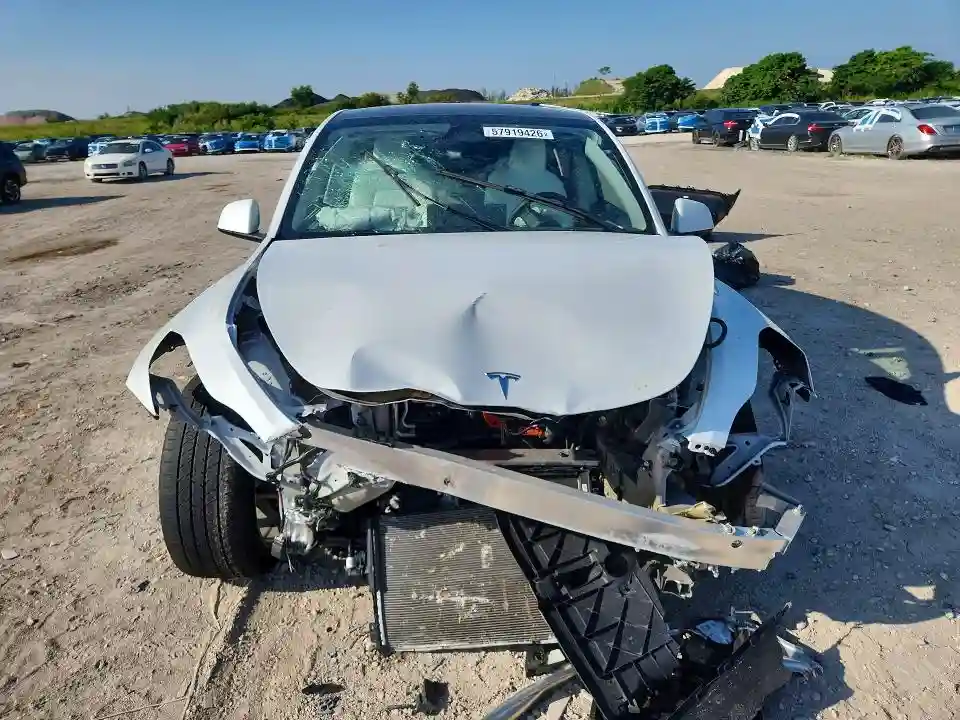 7SAYGAEE8PF933944 2023 TESLA MODEL Y-4