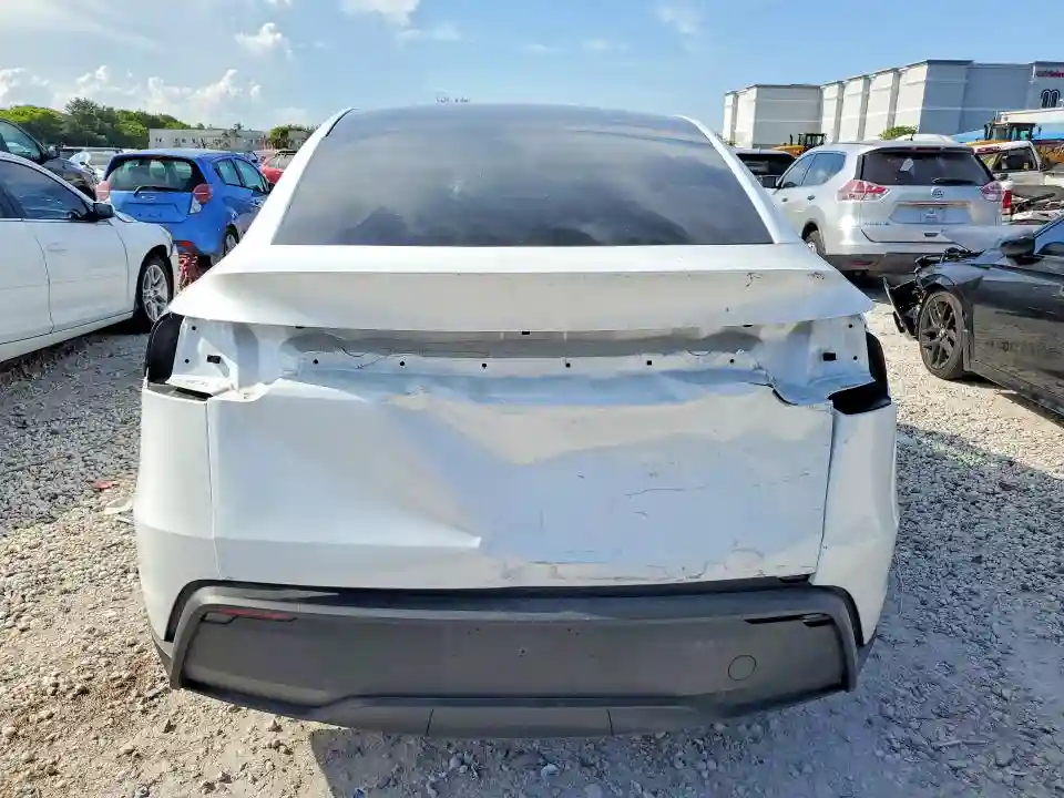 7SAYGDED9TA500973 2026 TESLA MODEL Y-5