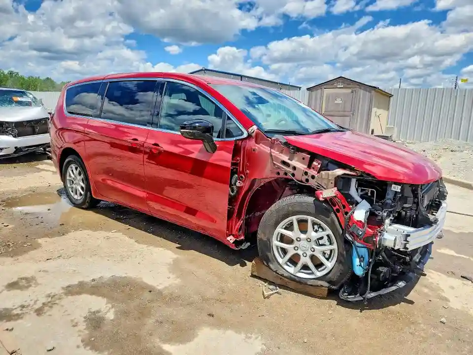 2C4RC1BG4TR173660 2026 CHRYSLER PACIFICA-3