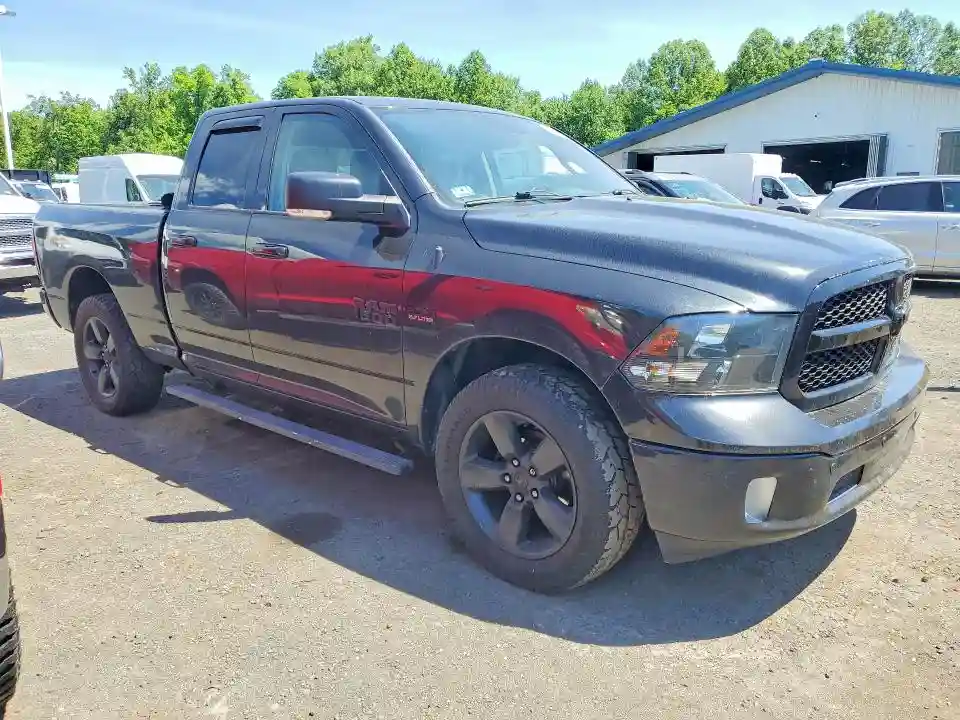 1C6RR7GT5JS138975 2018 RAM 1500-3