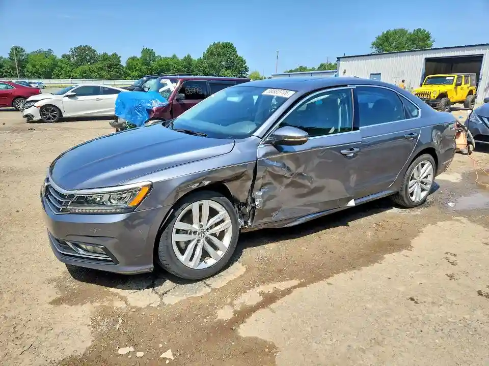 1VWBA7A30JC002240 2018 VOLKSWAGEN PASSAT-0