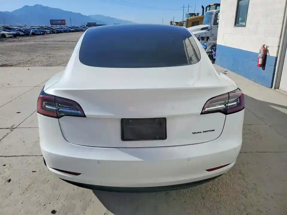 5YJ3E1EB3NF109950 2022 TESLA MODEL 3-5