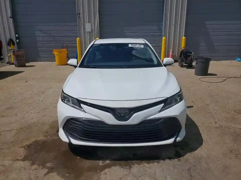 4T1B11HK5JU089748 2018 TOYOTA CAMRY-4