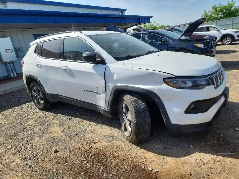 3C4NJDFB8NT125678 2022 JEEP COMPASS-3