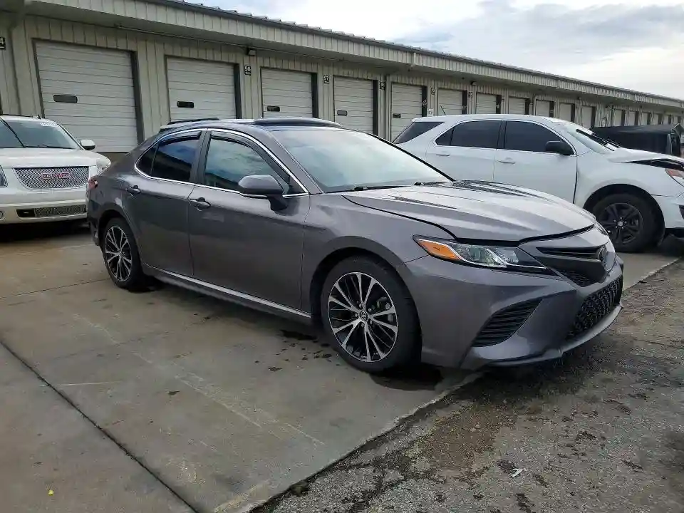 4T1B11HK5JU070066 2018 TOYOTA CAMRY-3