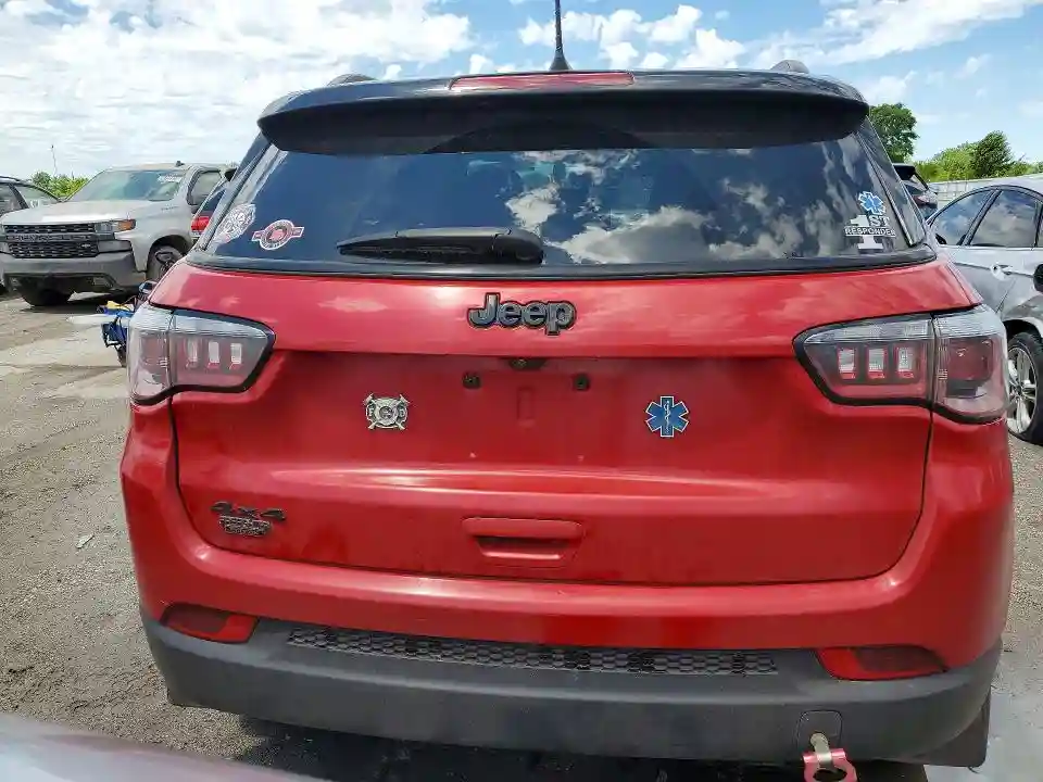 3C4NJDBB2JT433834 2018 JEEP COMPASS-5