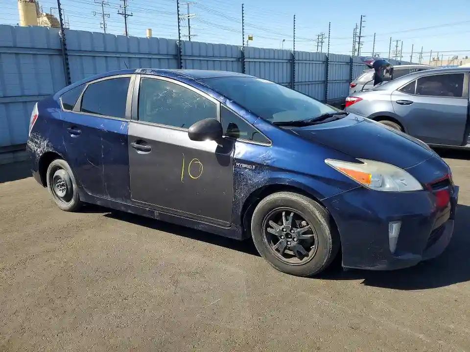 JTDKN3DU1F0458454 2015 TOYOTA PRIUS-3