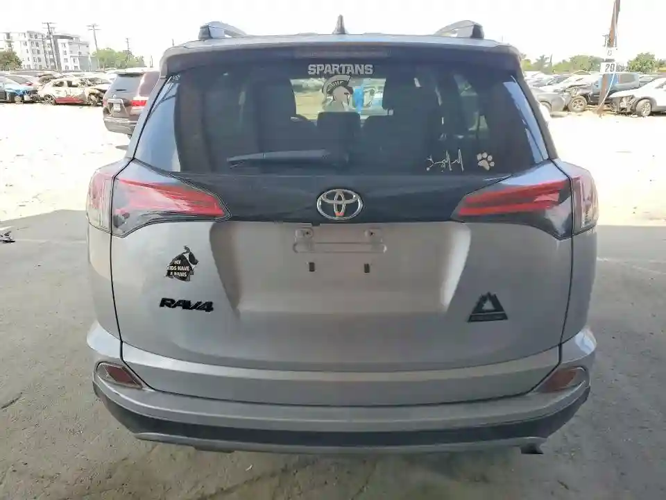 2T3RFREV8JW730458 2018 TOYOTA RAV4-5