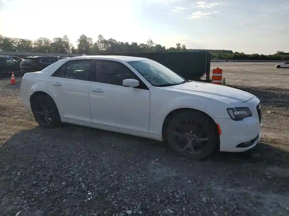 2C3CCABG3MH511826 2021 CHRYSLER 300-3