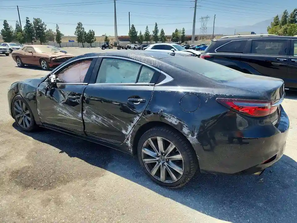 JM1GL1TY6J1329911 2018 MAZDA 6-1