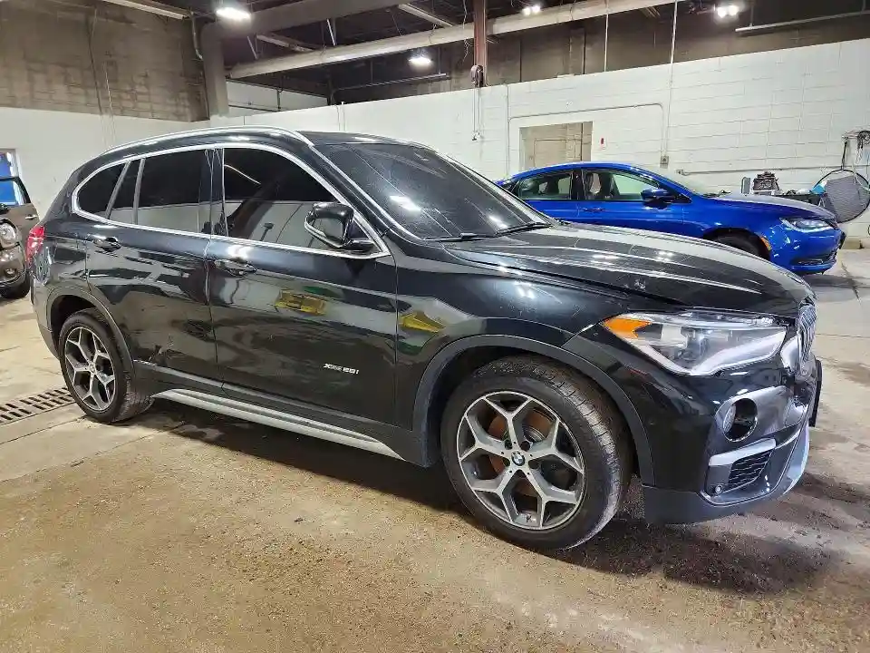 WBXHT3C30H5F86785 2017 BMW X1-3