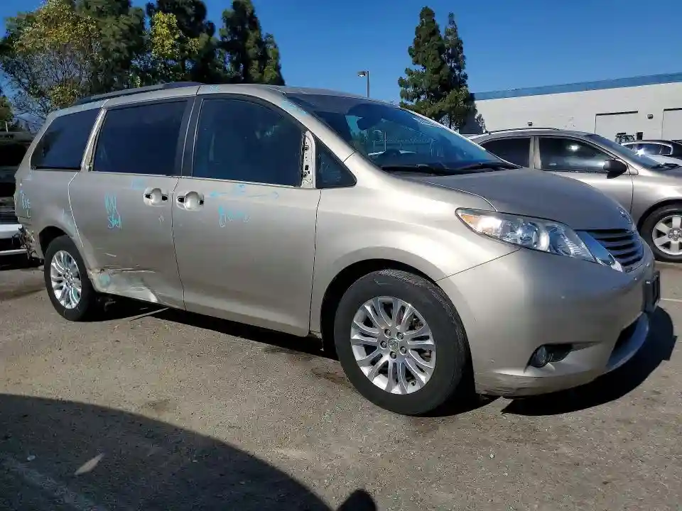 5TDYK3DC8GS751390 2016 TOYOTA SIENNA-3