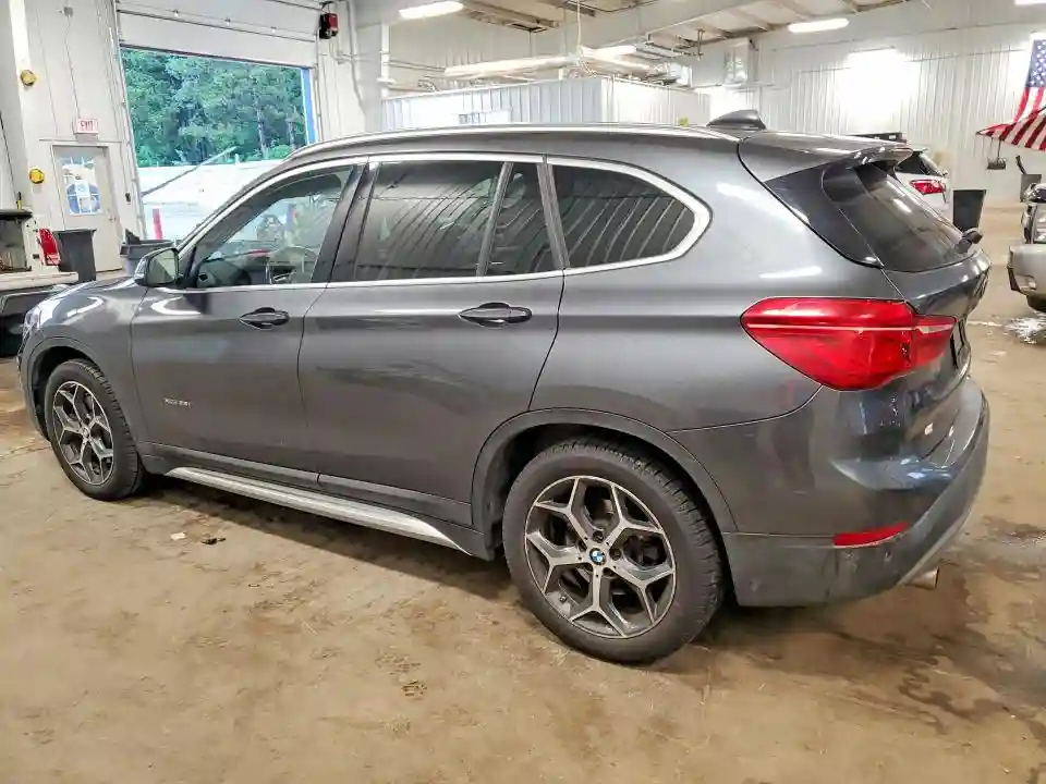 WBXHT3C36G5E53687 2016 BMW X1-1