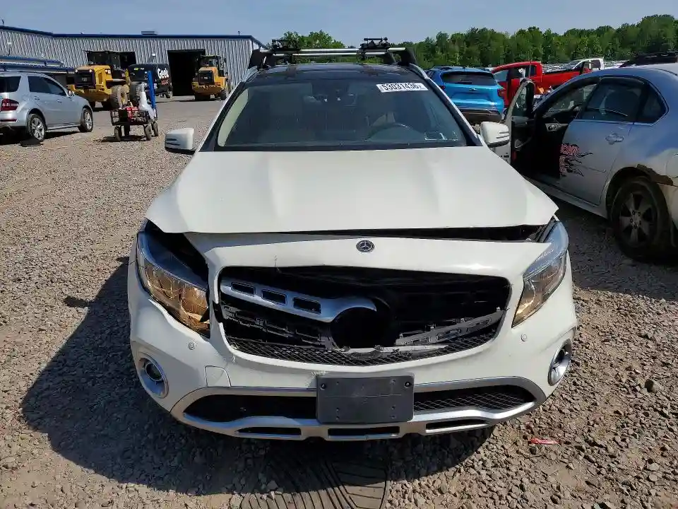 WDCTG4GB8JJ379777 2018 MERCEDES-BENZ GLA-CLASS-4