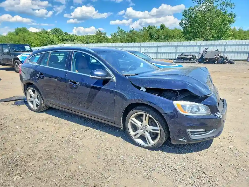 YV140MSK0H1372686 2017 VOLVO V60-3