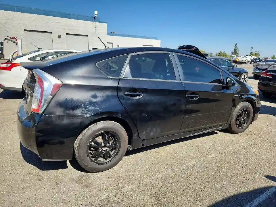 JTDKN3DU7F0454019 2015 TOYOTA PRIUS-2