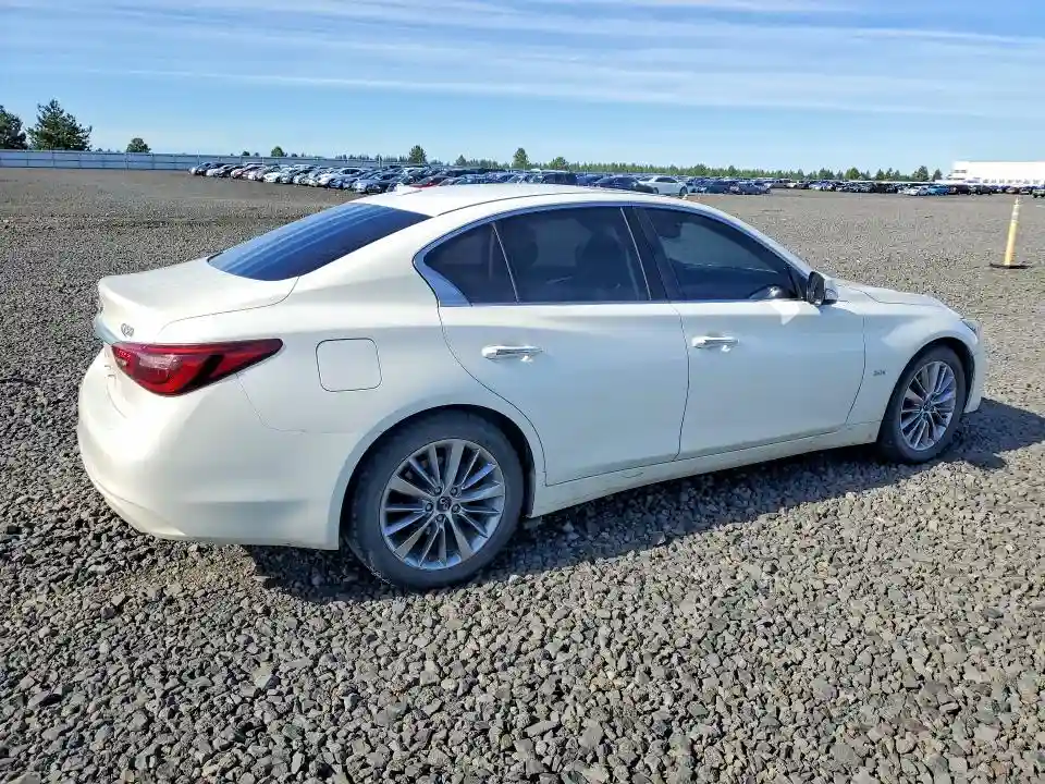JN1EV7AR7JM441148 2018 INFINITI Q50-2