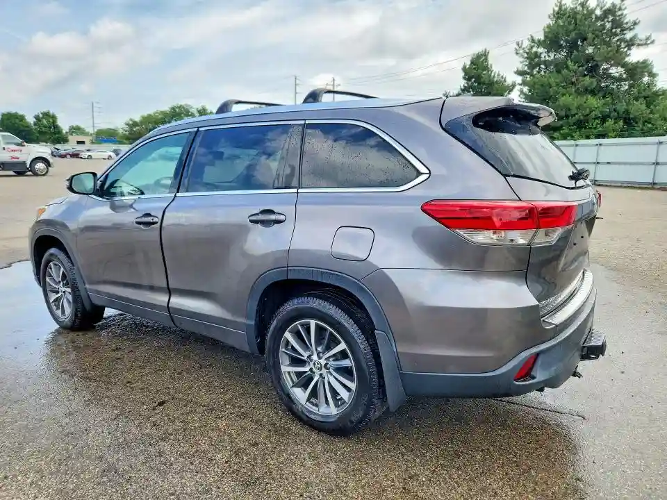 5TDJZRFHXJS556651 2018 TOYOTA HIGHLANDER-1