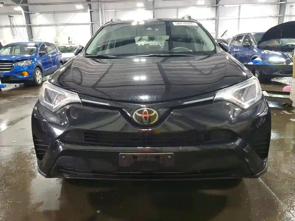 2T3BFREV2JW769385 2018 TOYOTA RAV4-4